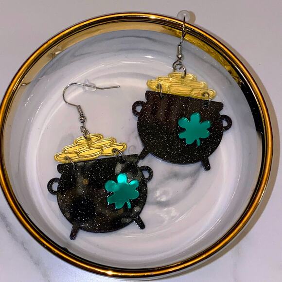 New Pot Gold Green Clover St Patricks Day‎ Irish Dangle Earrings Shamrock Lucky - Picture 1 of 3